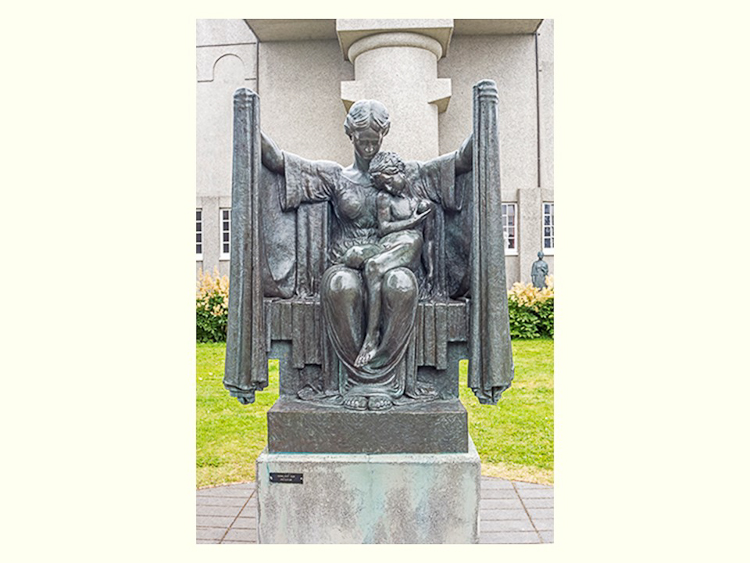 All Images By Ron MacDonnell Roberts.  © 2023.  All Rights Reserved.